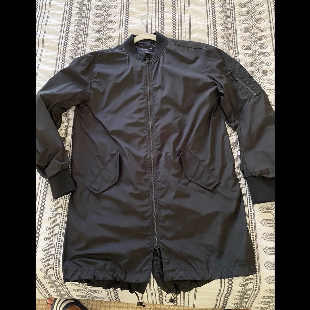 Black Kenneth Cole jacket with pockets and back slit - size M
